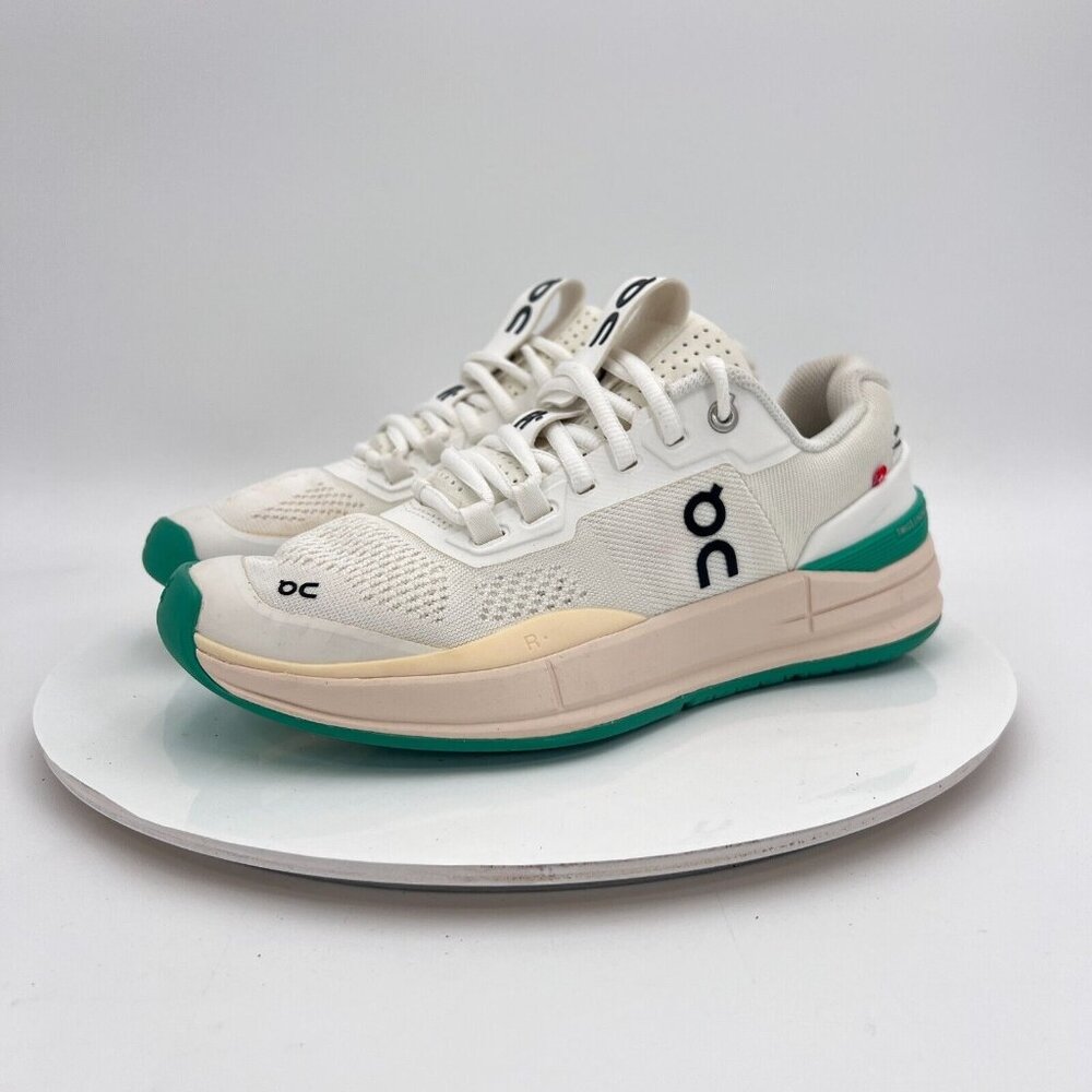 On The Roger Pro Swiss Engineering Women Size 7 48.98047 White Green Mint Shoes